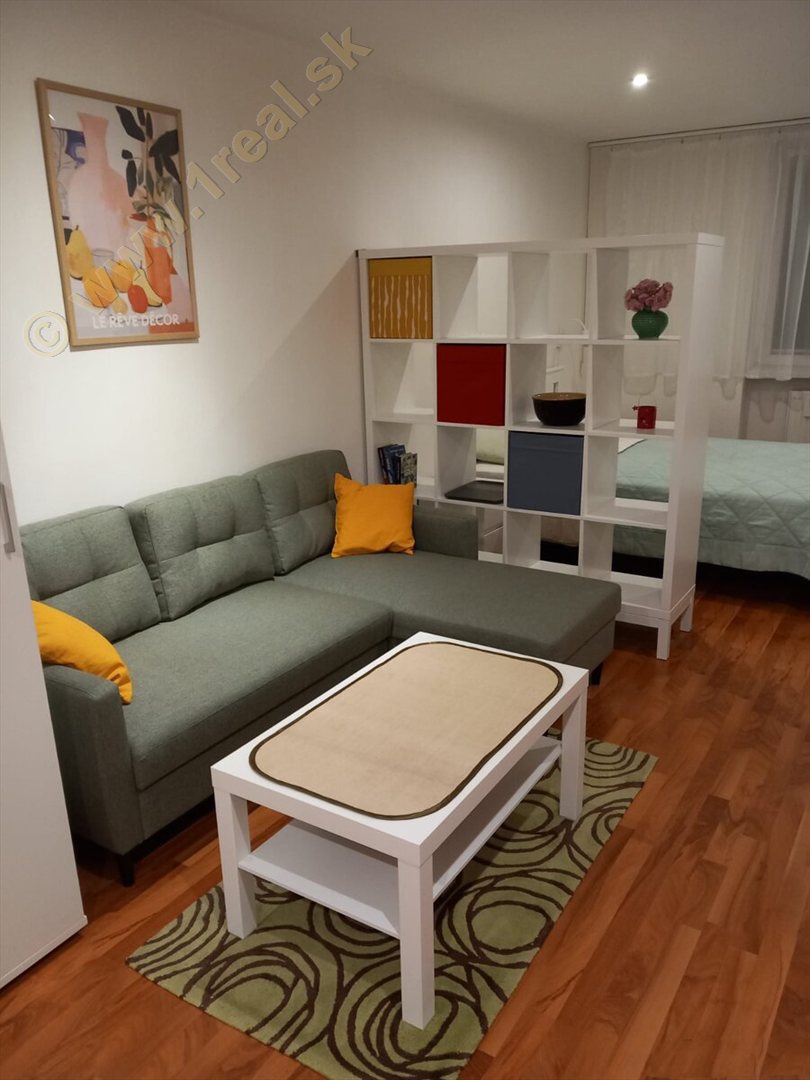 1-izbový byt, Banská Bystrica, Lazovná [727]