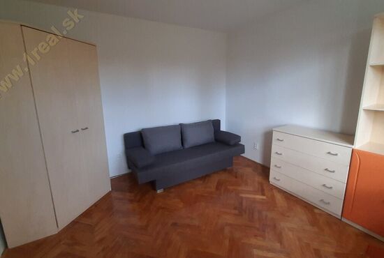 1-izbový byt, Banská Bystrica, Bakossova [699]